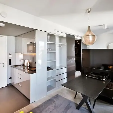Sky Aparthotel *